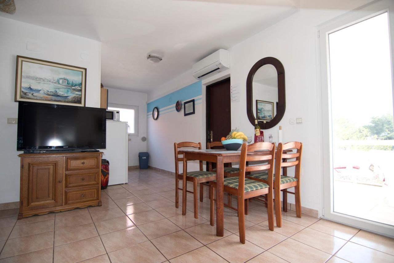 Apartmani Juric วีร์ ภายนอก รูปภาพ
