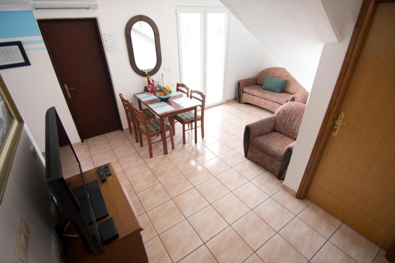 Apartmani Juric วีร์ ภายนอก รูปภาพ