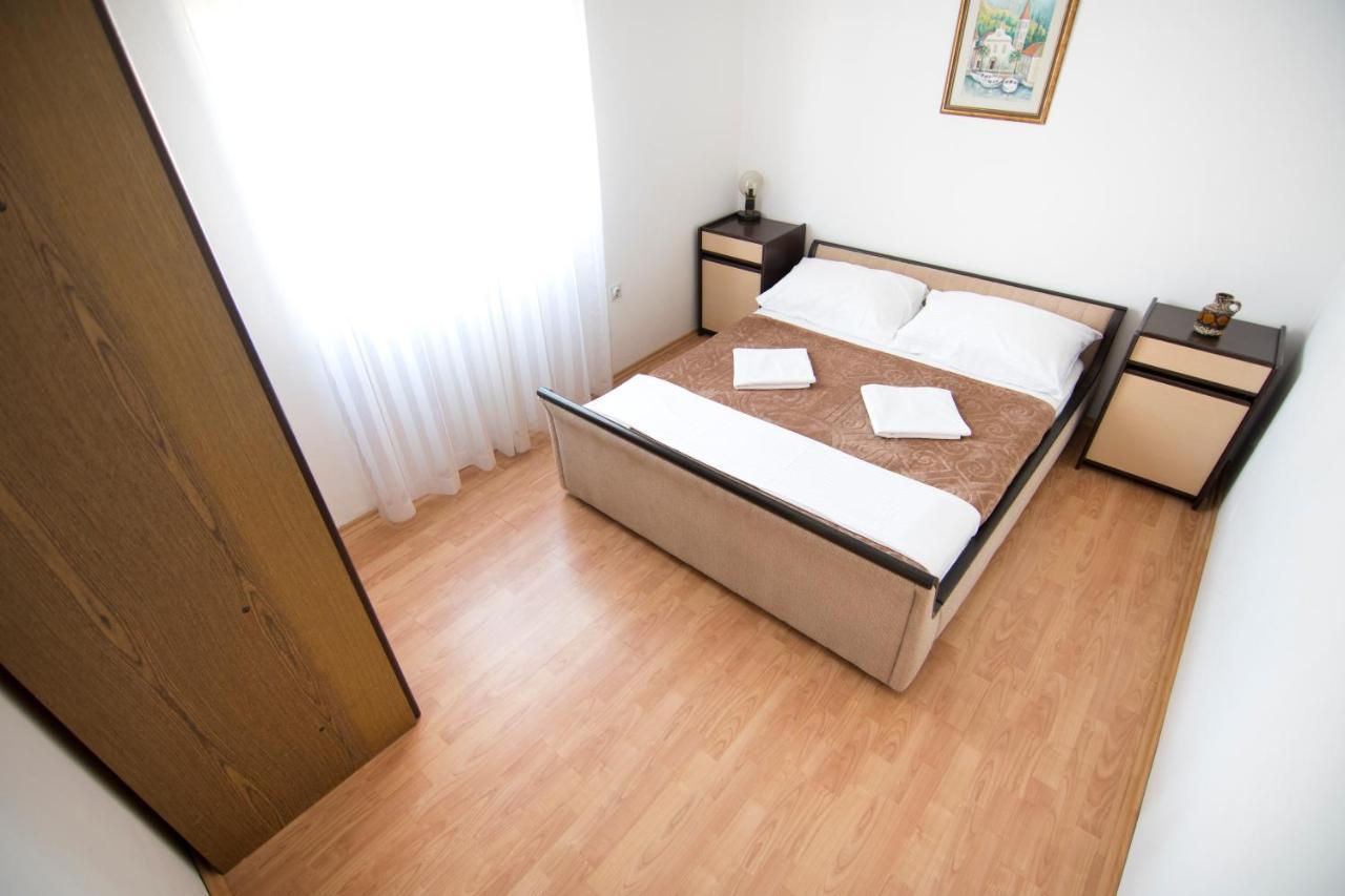 Apartmani Juric วีร์ ภายนอก รูปภาพ