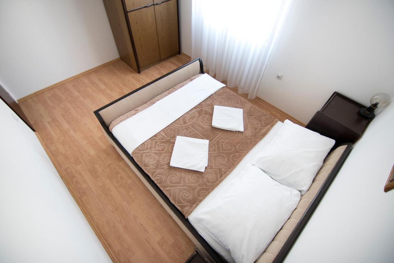 Apartmani Juric วีร์ ภายนอก รูปภาพ