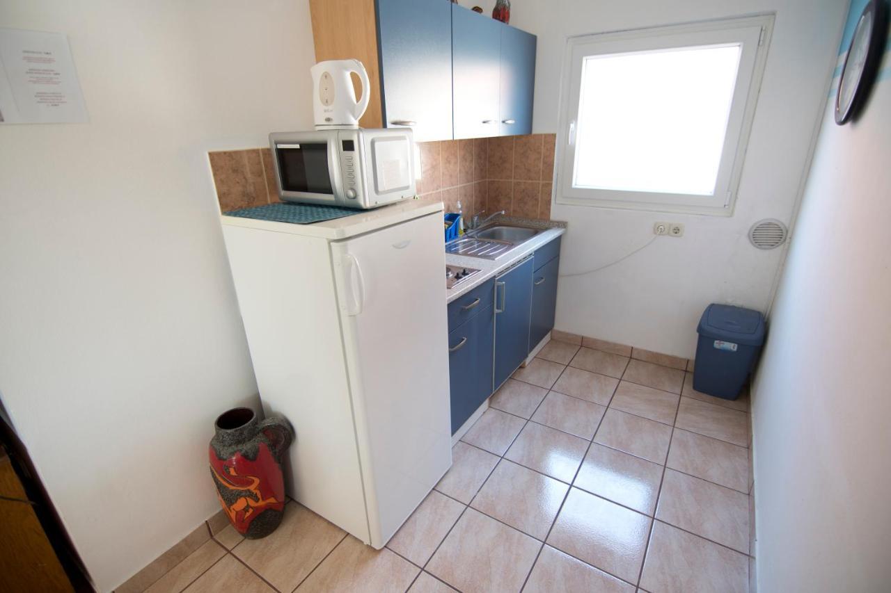 Apartmani Juric วีร์ ภายนอก รูปภาพ