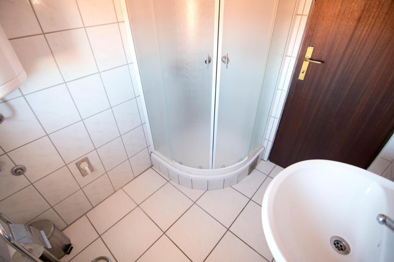 Apartmani Juric วีร์ ภายนอก รูปภาพ