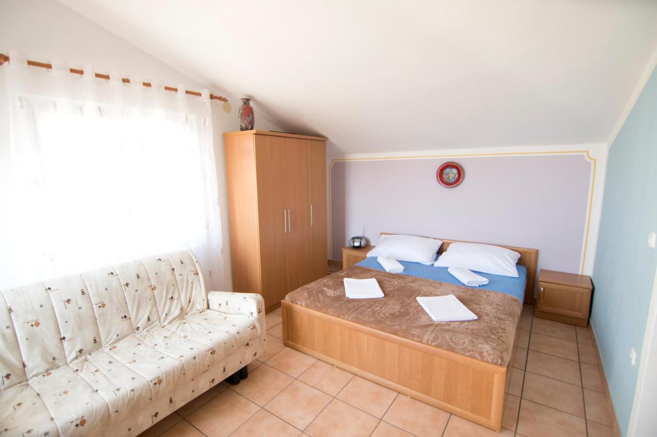 Apartmani Juric วีร์ ภายนอก รูปภาพ